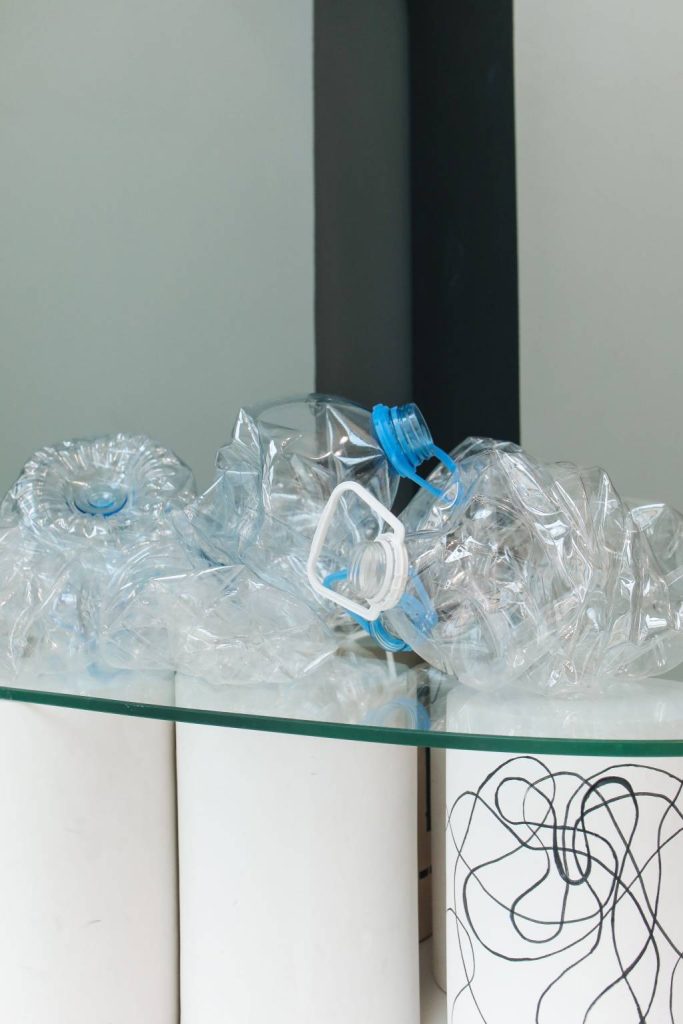 Bouteille d’eau en verre ou en plastique : quelle différence